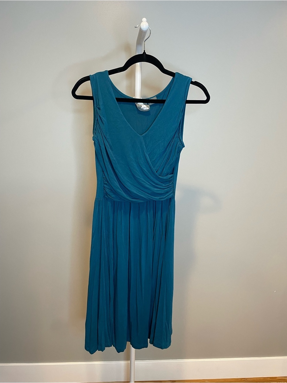 Girls From Savoy Sleeveless V-Neck Midi Dress in Teal - Small